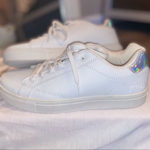 Fula sneakers w holographic back! 🌈✨